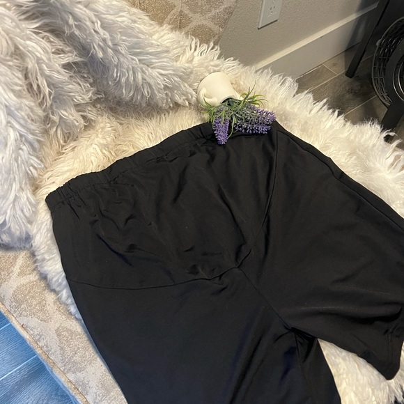 Maternity Shorts - Picture 3 of 3